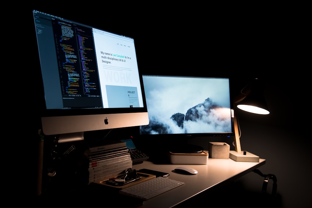 Desk Lighting for Screen Work: Contrast, Color Temperature and Glare